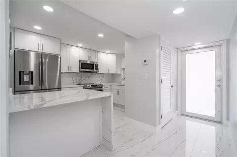 361 S Hollybrook Dr #105, Pembroke Pines, FL 33025