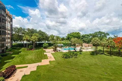 900 Saint Charles #310, Pembroke Pines, FL 33026