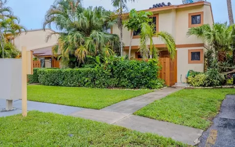 7733 Balboa #8, Sunrise, FL 33351