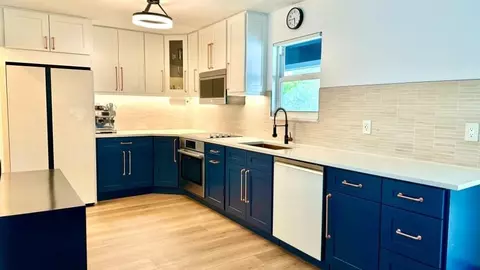 2135 Dock St, West Palm Beach, FL 33401