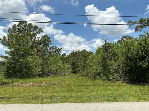 4562 SW Daemon St, Port St Lucie, FL 34953