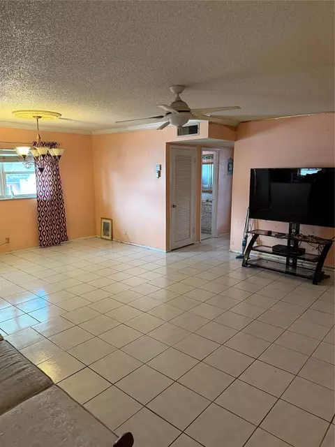 Undisclosed, Hollywood, FL 33021