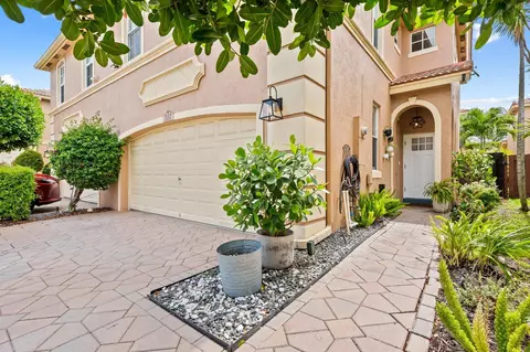 5157 Meadow Oaks Dr #5157, Coconut Creek, FL 33073