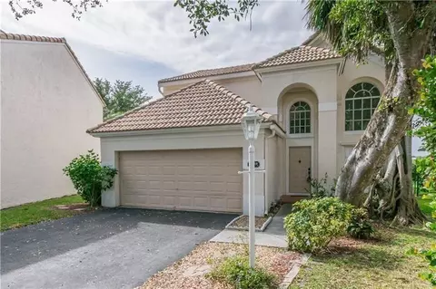 7722 Hibiscus, Coral Springs, FL 33065