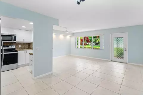 1084 Harwood F #1084, Deerfield Beach, FL 33442