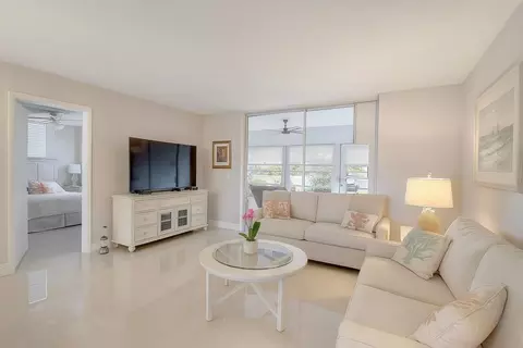 15 Willowbrook Ln #101, Delray Beach, FL 33446