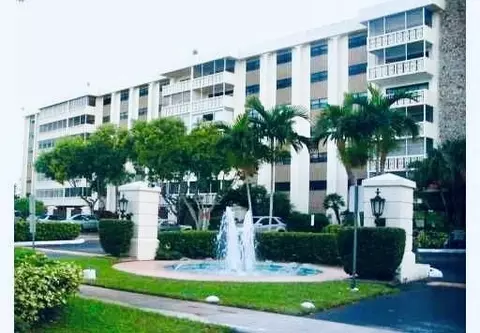 800 NE 195th St #307, Miami, FL 33179