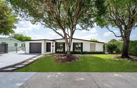 18101 NW 84th Ave, Hialeah, FL 33015