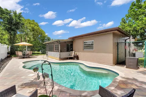 8107 NW 93rd Ter, Tamarac, FL 33321