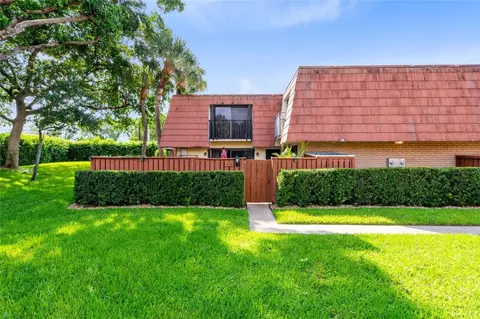 413 Live Oak #413, Boynton Beach, FL 33436