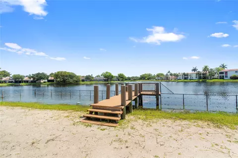 900 Colony Point Cir #511, Pembroke Pines, FL 33026