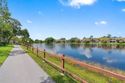 900 Colony Point Cir #511, Pembroke Pines, FL 33026