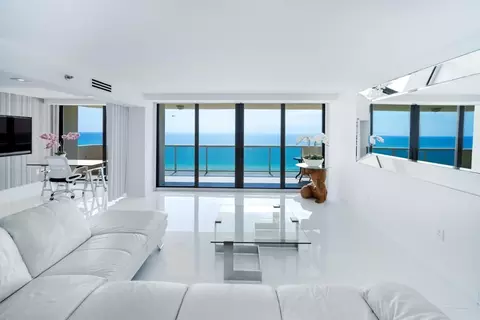 5757 Collins #1805, Miami Beach, FL 33140
