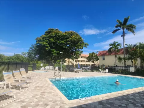 138 S Cypress #217, Pompano Beach, FL 33060