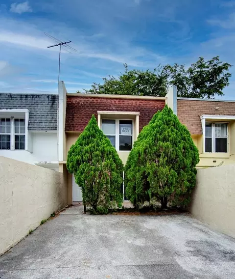 6252 Highland #6252, North Lauderdale, FL 33068