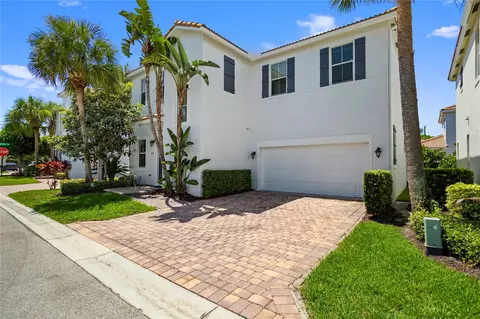 450 Greensboro Way, Boynton Beach, FL 33435