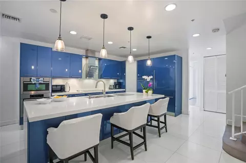 347 Oak St #B1, Hollywood, FL 33019