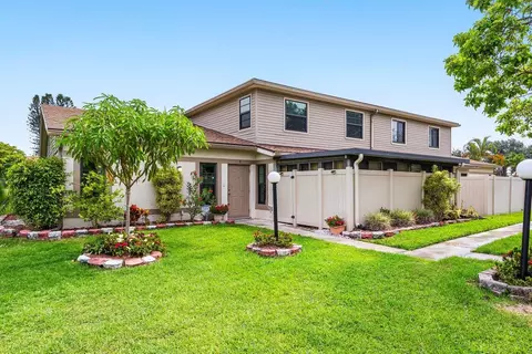 4435 Willow Pond Rd #B, West Palm Beach, FL 33417