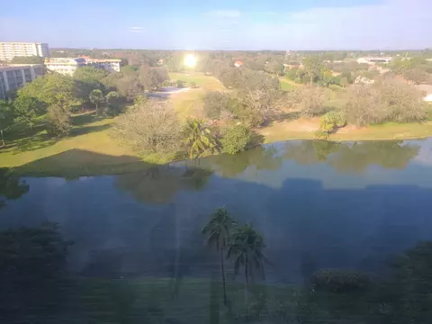 3499 Oaks #903, Pompano Beach, FL 33069