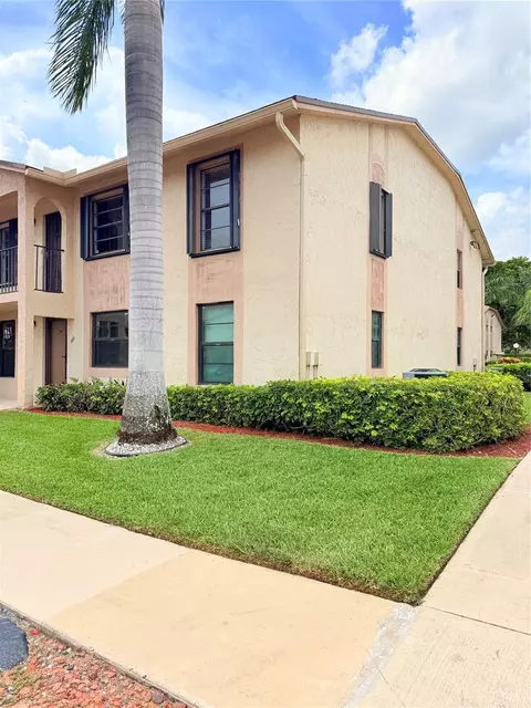 9466 Boca Cove Cir #305, Boca Raton, FL 33428