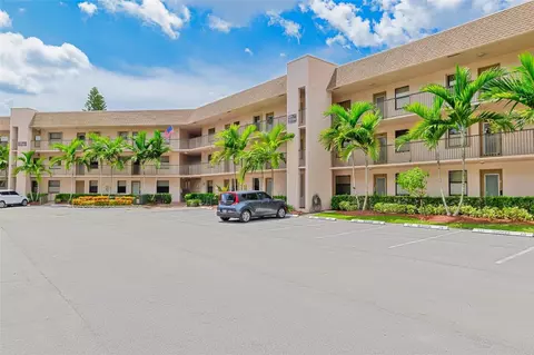 10304 Sunrise Lks #106, Sunrise, FL 33322