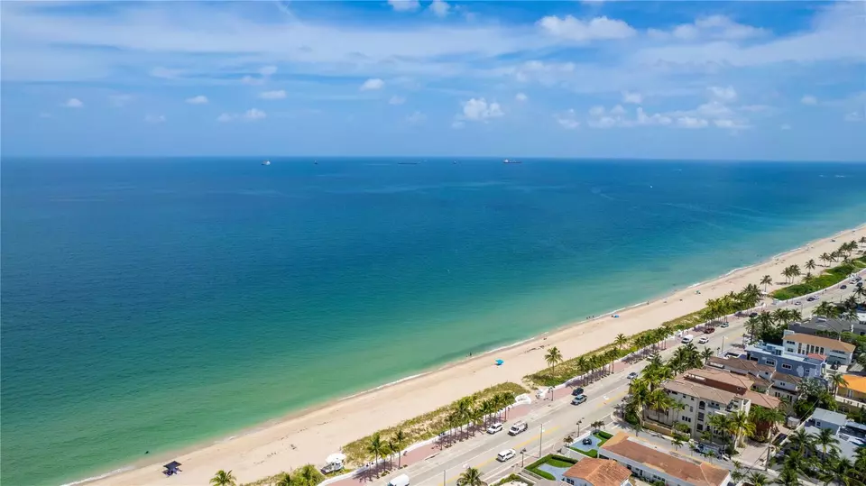 View/Area - 3304 NE 15th Ct, Fort Lauderdale, FL 33304 photo 5 of 9
