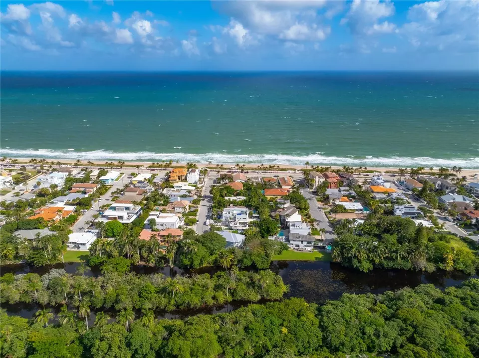 View/Area - 3304 NE 15th Ct, Fort Lauderdale, FL 33304 photo 7 of 9