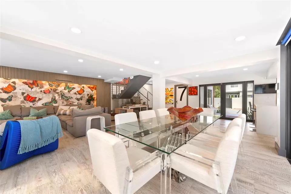 Dining - 3304 NE 15th Ct, Fort Lauderdale, FL 33304 photo 3 of 3