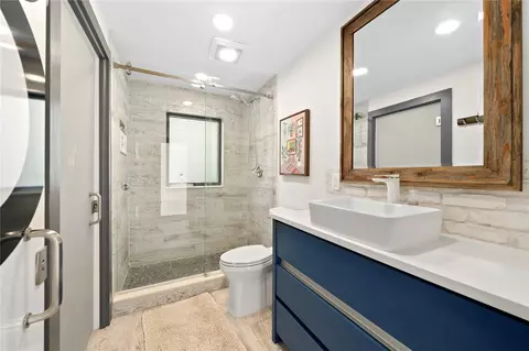 Bath - 3304 NE 15th Ct, Fort Lauderdale, FL 33304 photo 1 of 1