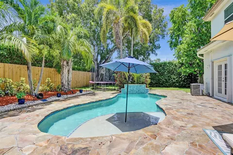 11590 S Open Ct, Hollywood, FL 33026