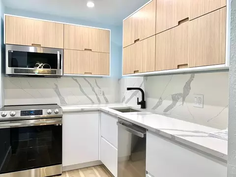 Kitchen - 2850 NE 14th St #306B, Pompano Beach, FL 33062 photo 1 of 2