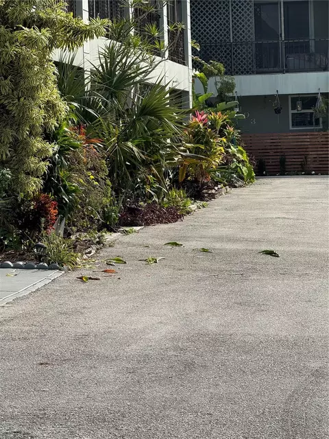 2452 Taylor St #204, Hollywood, FL 33020
