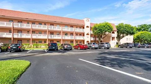 9581 Sunrise Lakes Blvd #309, Sunrise, FL 33322
