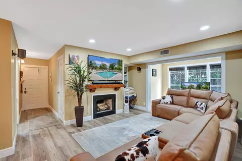 5063 Heatherhill Ln #20, Boca Raton, FL 33486
