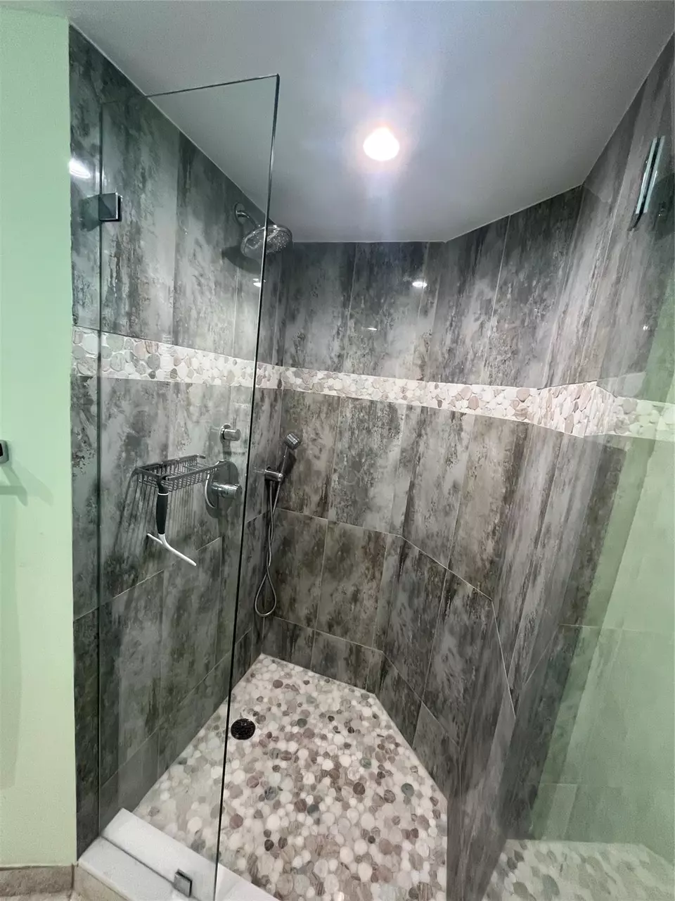 Bath - 333 NE 21st Ave #318, Deerfield Beach, FL 33441 photo 6 of 7