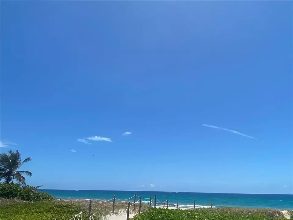 View/Area - 333 NE 21st Ave #318, Deerfield Beach, FL 33441 photo 3 of 10