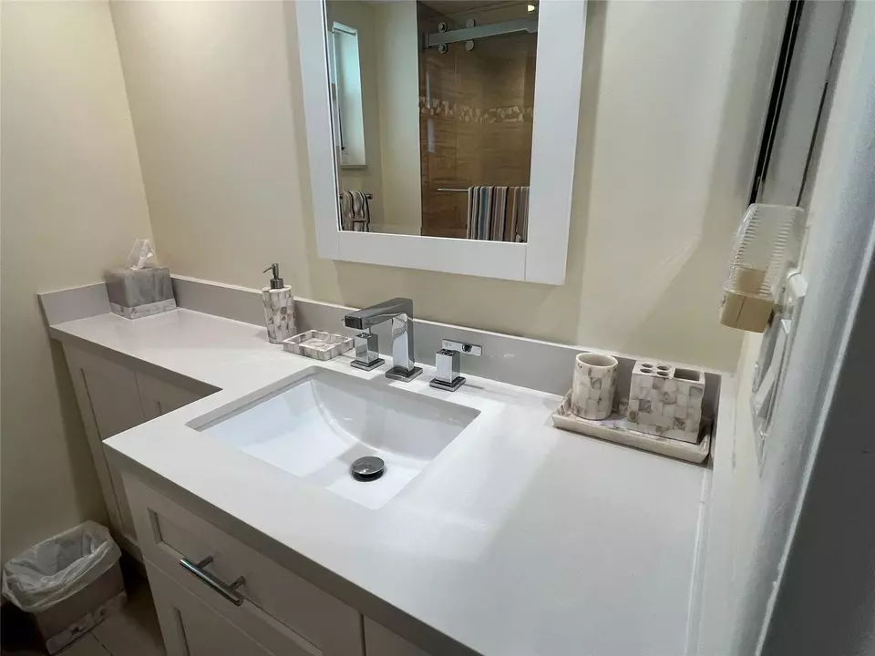 Bath - 333 NE 21st Ave #318, Deerfield Beach, FL 33441 photo 1 of 7