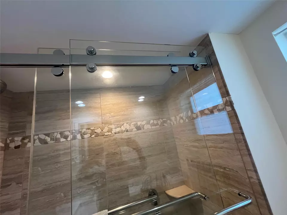 Bath - 333 NE 21st Ave #318, Deerfield Beach, FL 33441 photo 3 of 7