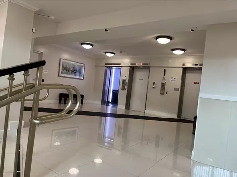 Entry Way - 333 NE 21st Ave #318, Deerfield Beach, FL 33441 photo 1 of 1