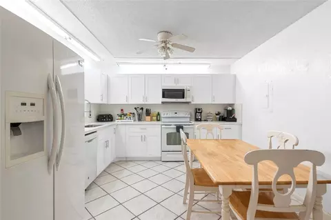 9625 Riverside #4D, Coral Springs, FL 33071