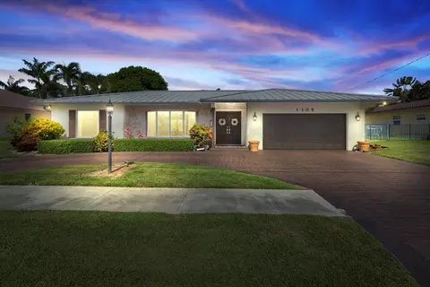 1109 SE 14th Ave, Deerfield Beach, FL 33441