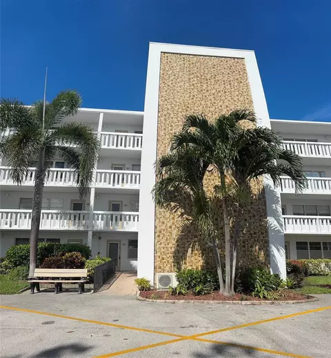 1051 Cambridge C #1051, Deerfield Beach, FL 33442
