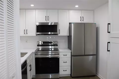 10501 W Broward #403, Plantation, FL 33324