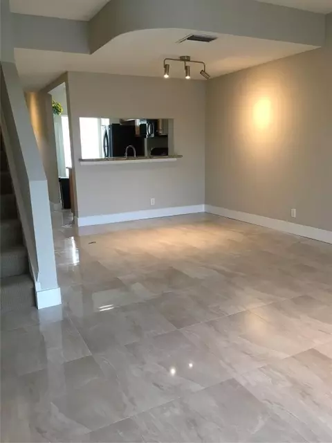 16749 Hemingway #16749, Weston, FL 33326