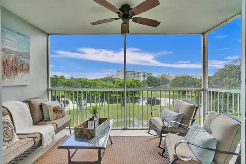 2940 N Course Dr #511, Pompano Beach, FL 33069