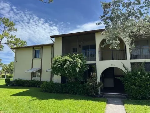 335 Knotty Pine Cir #A2, Greenacres, FL 33463