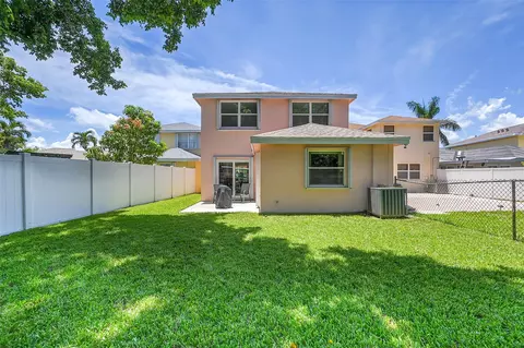 4042 Eastridge Cir, Pompano Beach, FL 33064