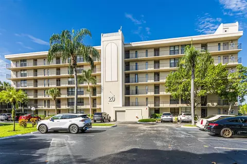 20 Royal Palm #202, Boca Raton, FL 33432