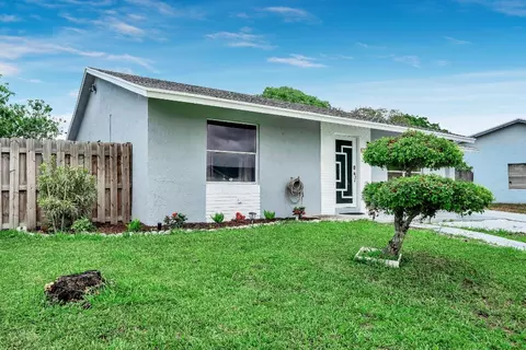 6097 Blue Stone, Lake Worth, FL 33463