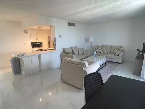 1731 SE 15th St #505, Fort Lauderdale, FL 33316